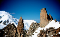 Climbers on Arête des Cosmiques near the summit of Aiguille du Midi
